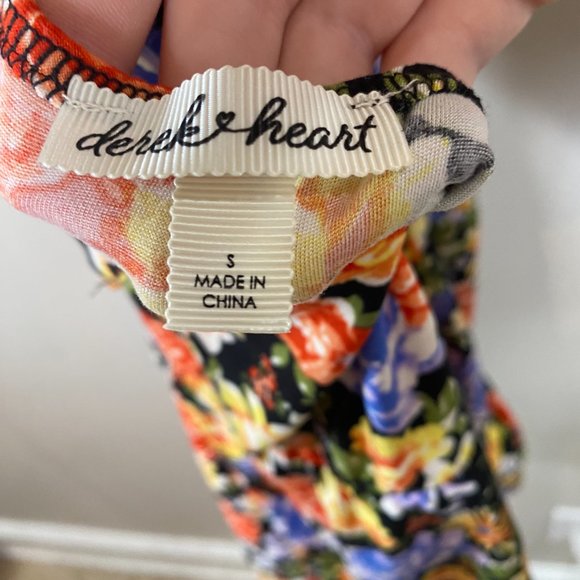 NWOT Derek Heart Floral Romper - Picture 6 of 6